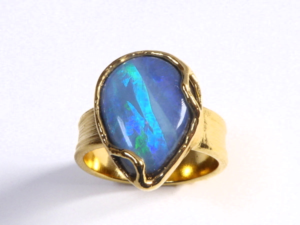 Opal Ringe
