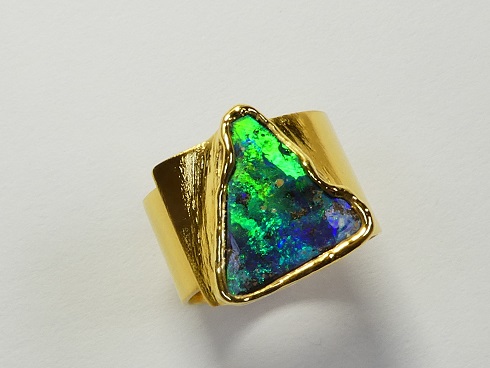Opal Ring extrem leuchtend