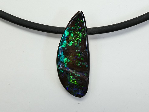 Opal gebohrt als Anhänger blau grün P1020188 Opal gebohrt als Anhänger blau grün id 120163